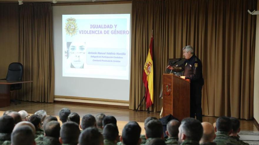 La Policía Nacional imparte charlas formativas  a miembros de la BRI Guzmán el Bueno X