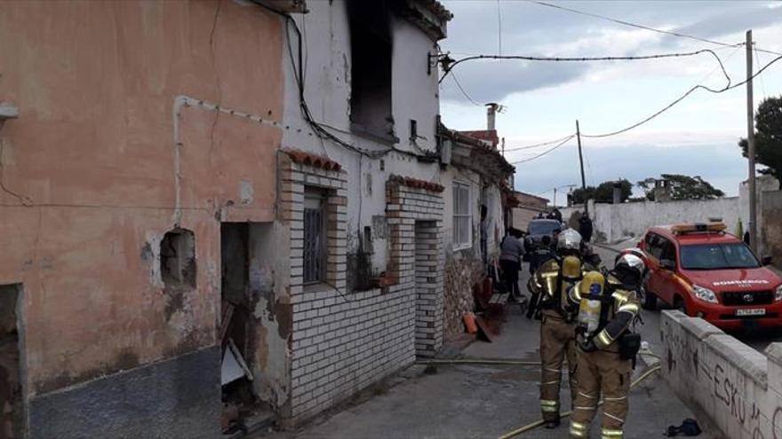 Tres detenidos por prender fuego a una vivienda en Épila