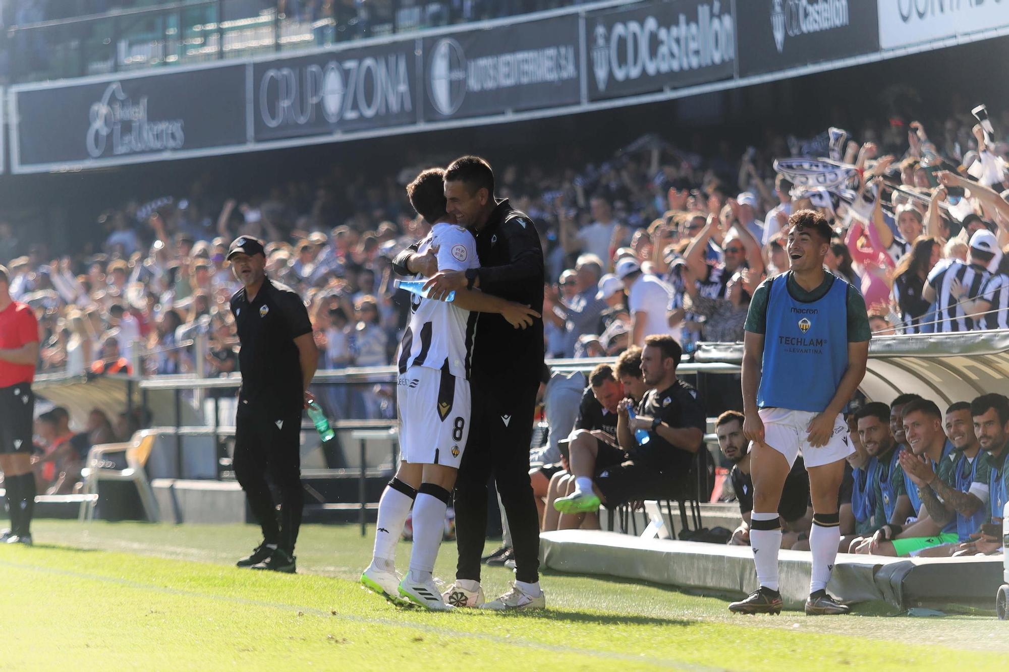 Galería | La victoria contra el Atlético Baleares, con más de 12.000 espectadores, en imágenes