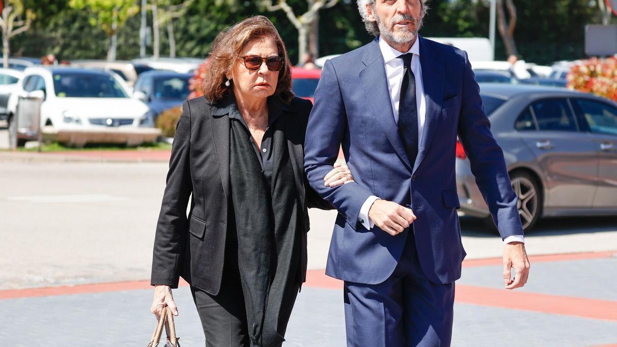 Marisa Yordi de Borbón y Alfonso de Borbón y Yordi en el Tanatorio Parcesa La Paz de Tres Cantos, para dar el último adiós a Alfonso de Borbón y Escasany, a 10 de mayo de 2025, en Tres Cantos, Madrid (España).