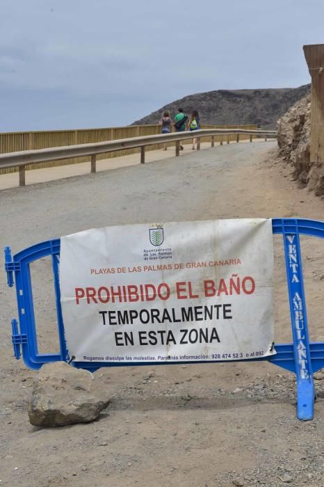 Cerrada la playa de El Confital por un vertido fecal