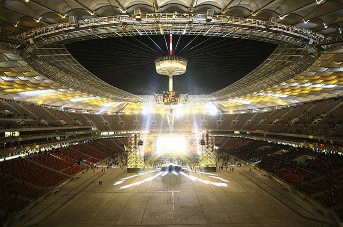 L’Estadi nacional de Varsòvia, amb capacitat per a 55.000 espectadors, és un dels quatre estadis de futbol construït a Polònia per a l’Eurocopa 2012. El recinte ha costat una inversió de 500 milions d’euros.