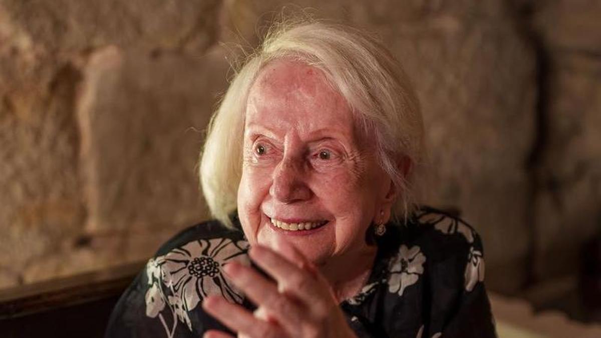 La veterana organista Montserrat Torrent, exemple viu d'esforç, constància i passió, en una imatge recent.