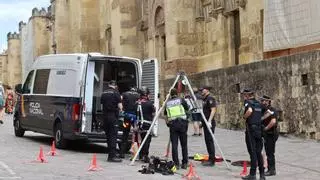 Del subsuelo al aire: centenares de policías velan hoy por la seguridad de los reyes de España y Jordania en Córdoba