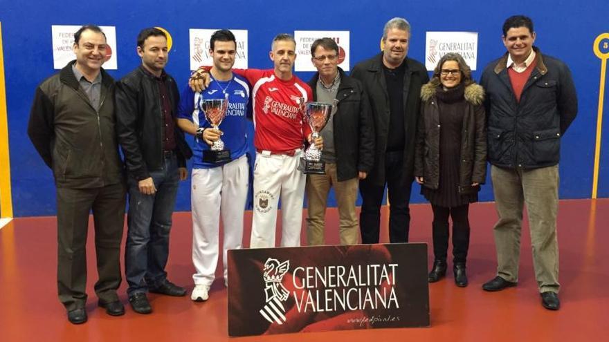 Ambos finalistas con los ediles de Alaquàs