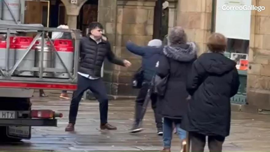 Detenido un hombre por amenazar con un cuchillo a varias personas en Santiago