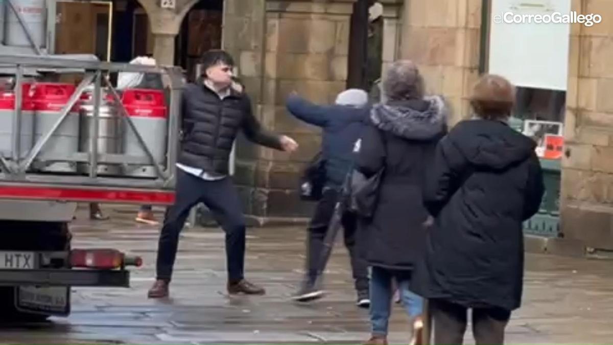 Detenido un hombre por amenazar con un cuchillo a varias personas en Santiago