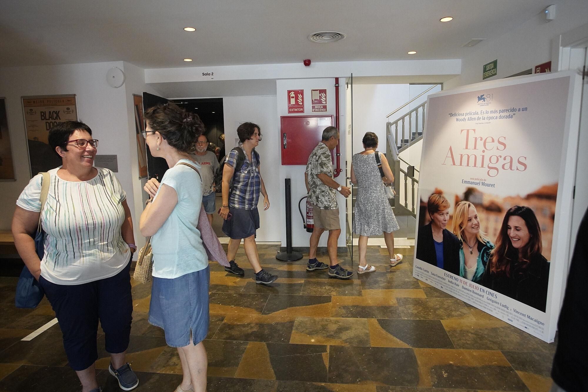 Girona cinema Truffaut projecció de "Tres amigas" un dels grans èxits del cinema independent aquest estiu
