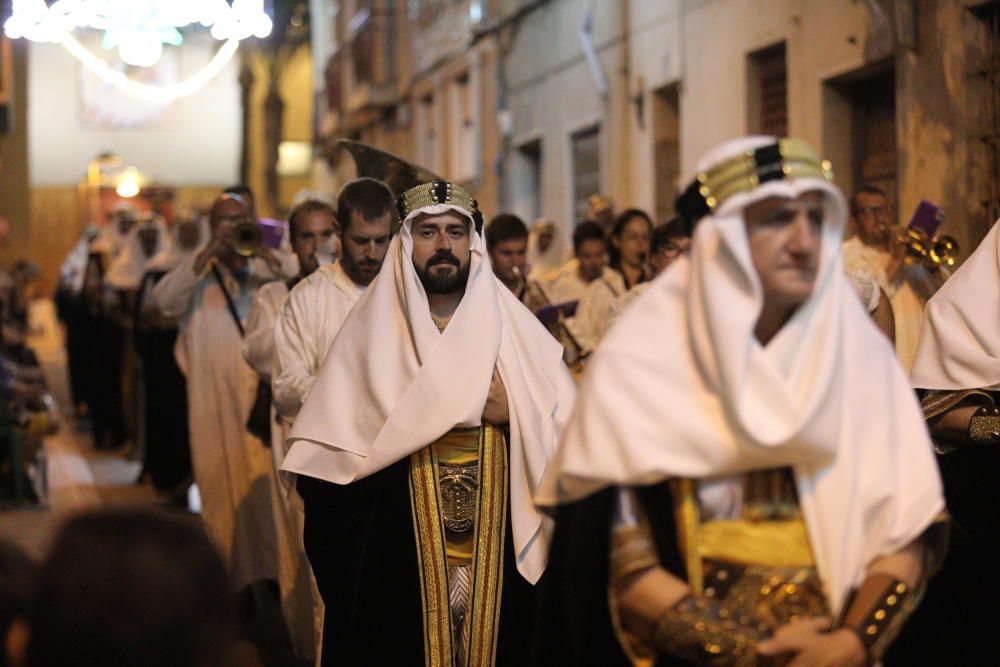 Procesión y embajada en Crevillent