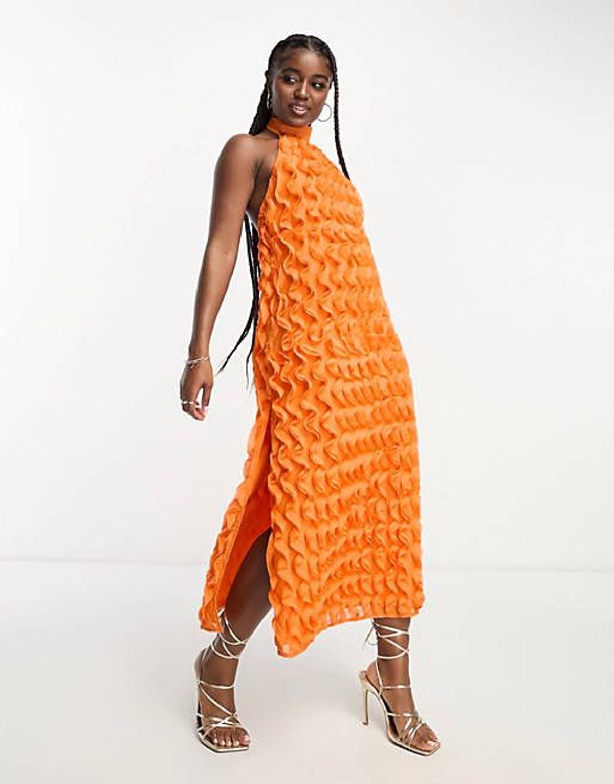 Vestido midi naranja con cuello halter y volantes de punto texturizado de Miss Selfridge