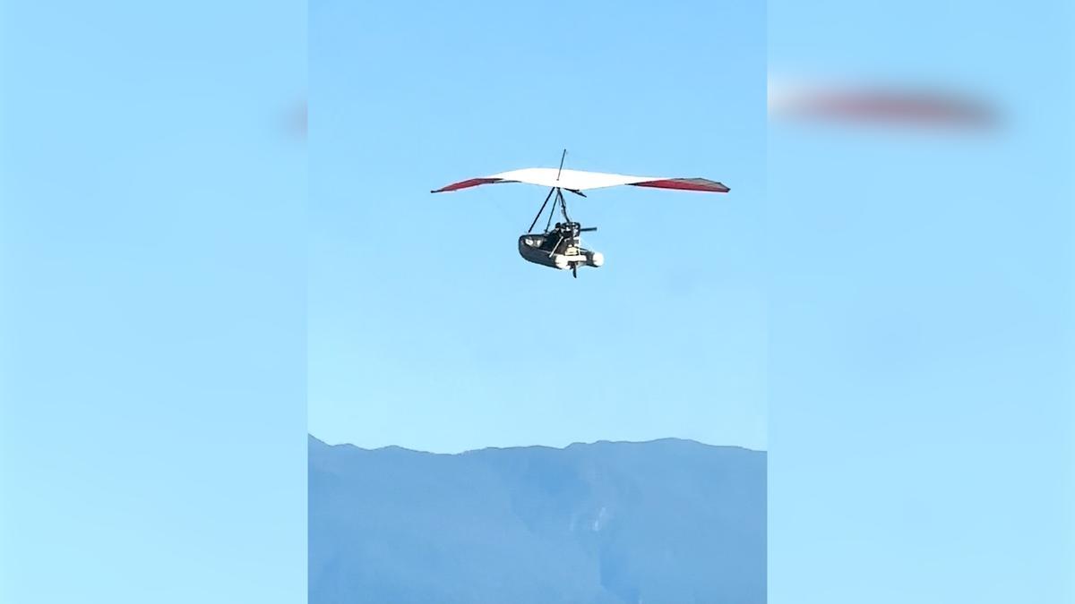 Aparece una lancha voladora en una playa de Chile