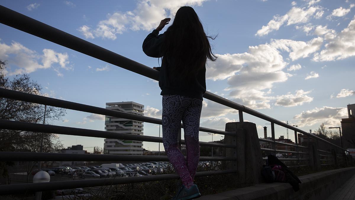 Reportaje a dos chicas obligadas a prostituirse, víctimas de trata de seres humanos en el marco de una campaña de la oenege ABD contra el delito