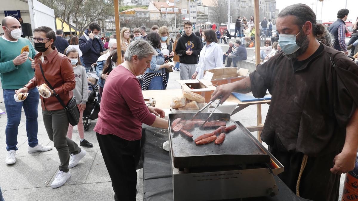 El “choripán” animó los estómagos en el último día de fiesta