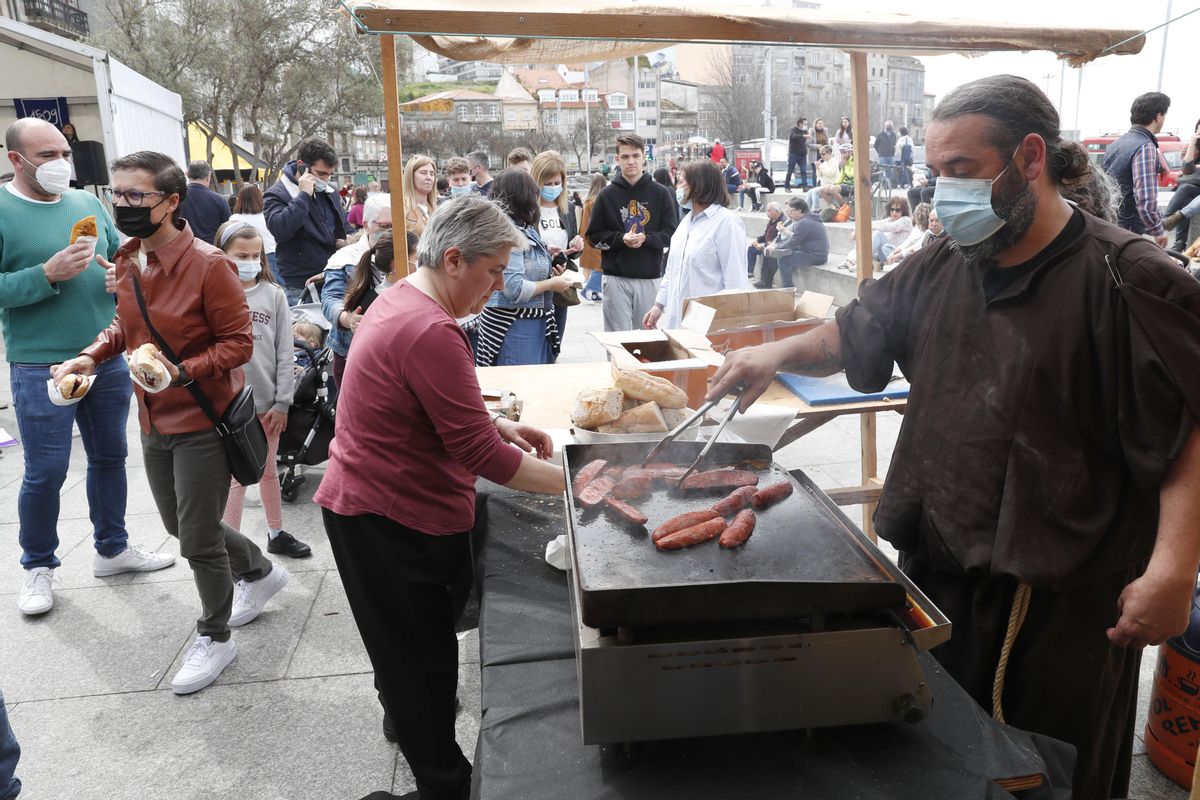 El “choripán” animó los estómagos en el último día de fiesta