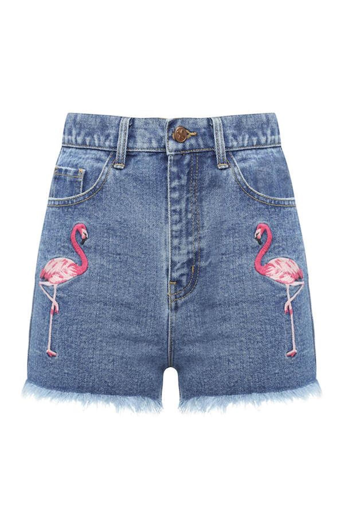 Bordados para el verano: Short vaquero de talle alto con flamingos, de Primark, 17 euros