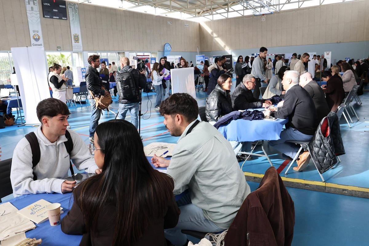 Sant Antoni celebra la sexta edición de la feria de empleo Activa't Portmany Sant Antoni celebra la sexta edición de la feria de empleo Activa't Portmany