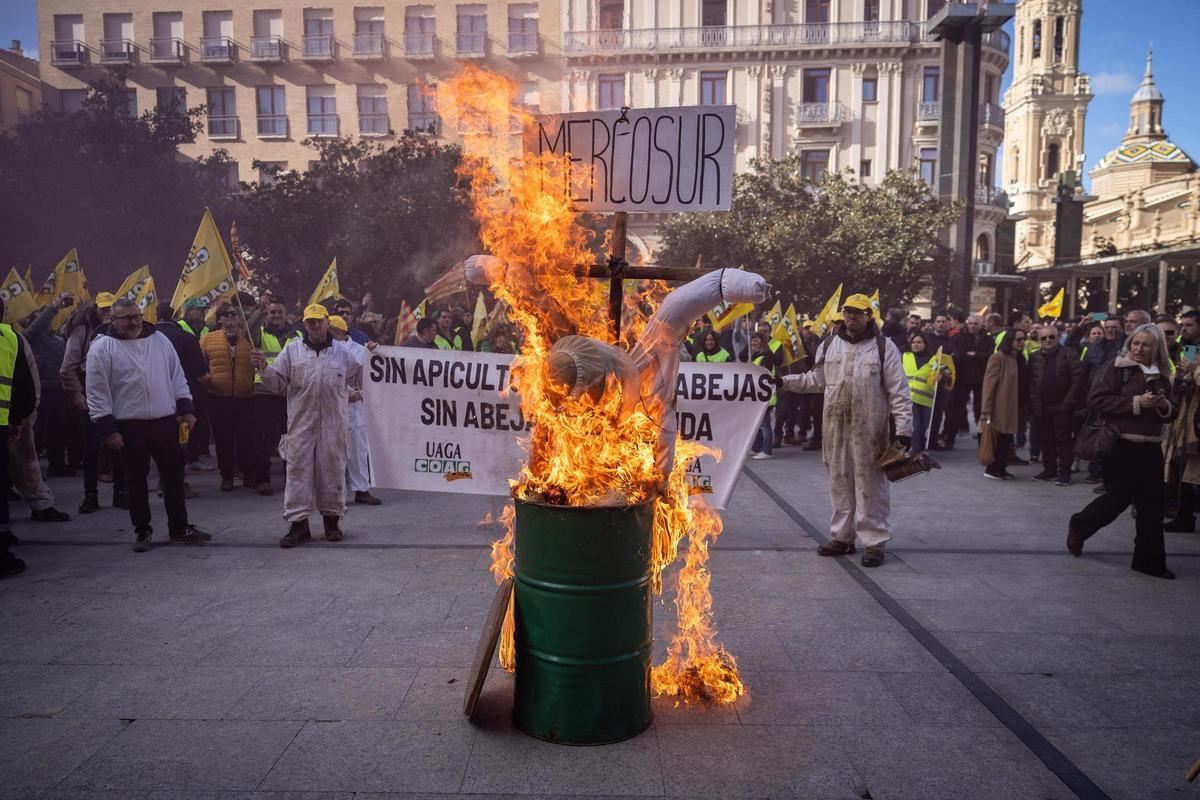 En imágenes | Los tractores vuelven a las calles de Zaragoza dos años después