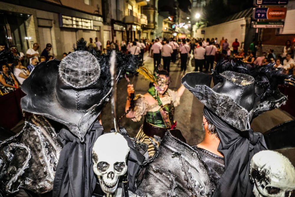 Los Moros y Cristianos toman las calles de Callosa