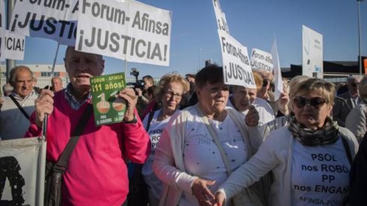 Protesta de afectados por el Fórum Filatélico ante la Audiencia Nacional.