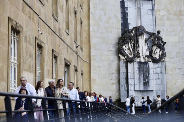Las entidades memorialistas de Asturias cargan contra este monumento de  Gijón: "Atenta contra las víctimas del Franquismo"