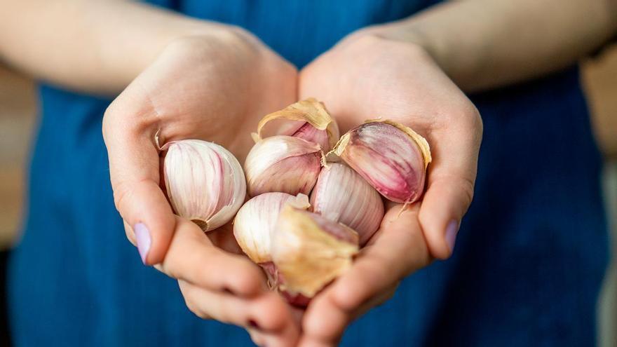 ¿Puedes ser alérgico al ajo? Descubre quiénes deben evitarlo