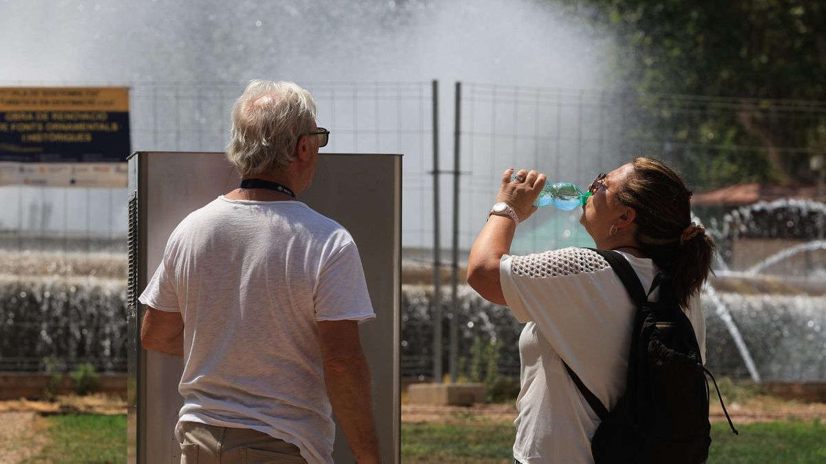 Jornada de intenso calor en València: así se afronta en las calles del centro