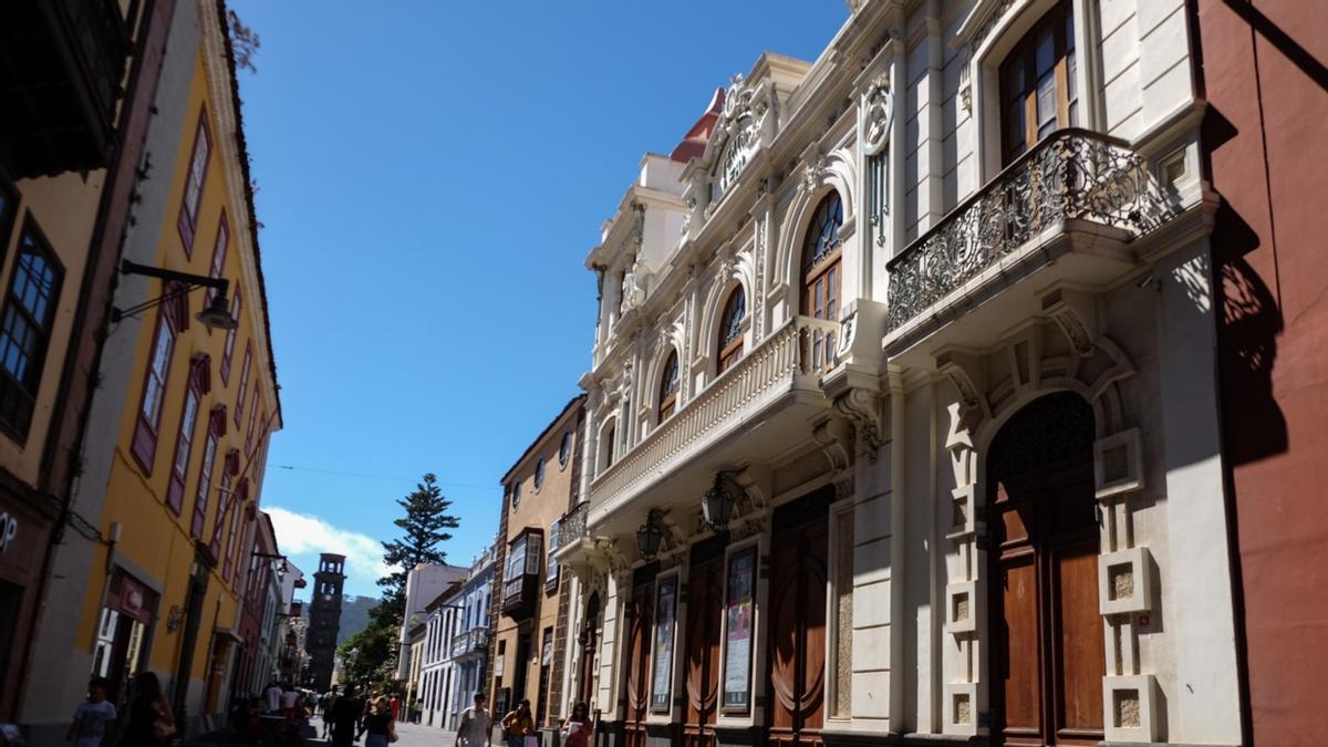 Exterior del Teatro Leal.