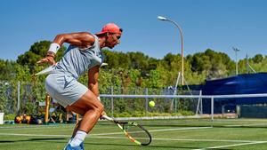 Nadal es prova per primera vegada sobre herba de cara a Wimbledon