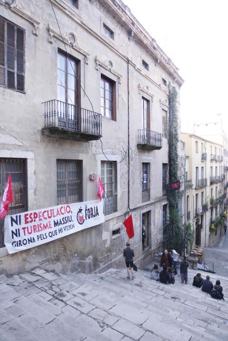 Ocupen l'antic Teatre Odeón