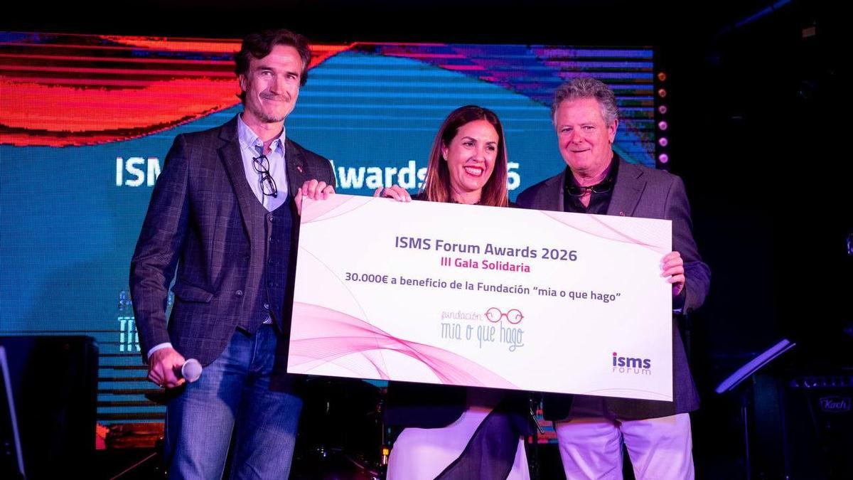La fundación Miaoquehago recibe un premio en Madrid, del ISMS Forum.