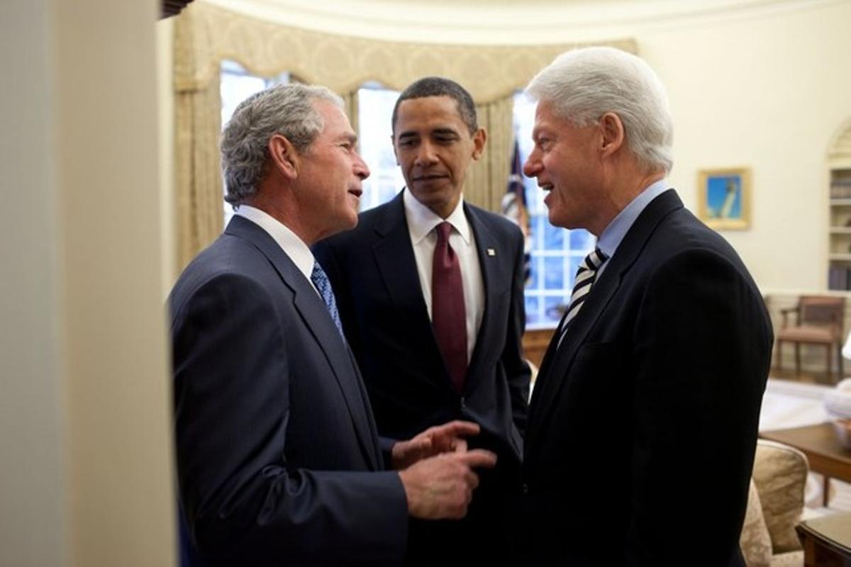 Obama, amb els expresidents George W. Bush i Bill Clinton, el gener del 2010.