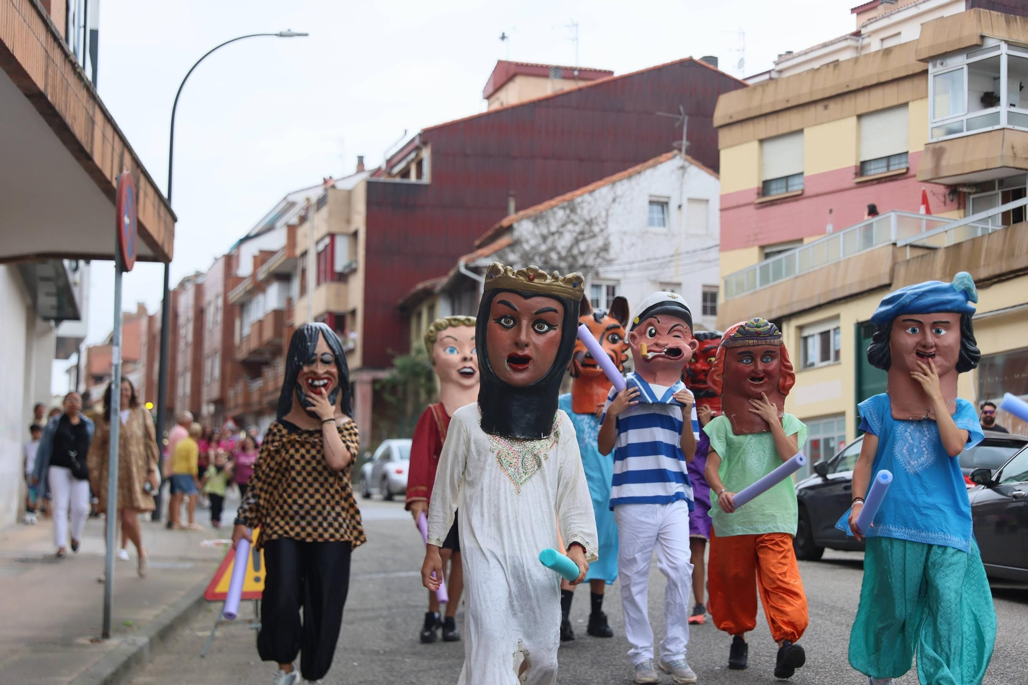 EN IMÁGENES: El desfile de carrozas del Carmen de Luanco