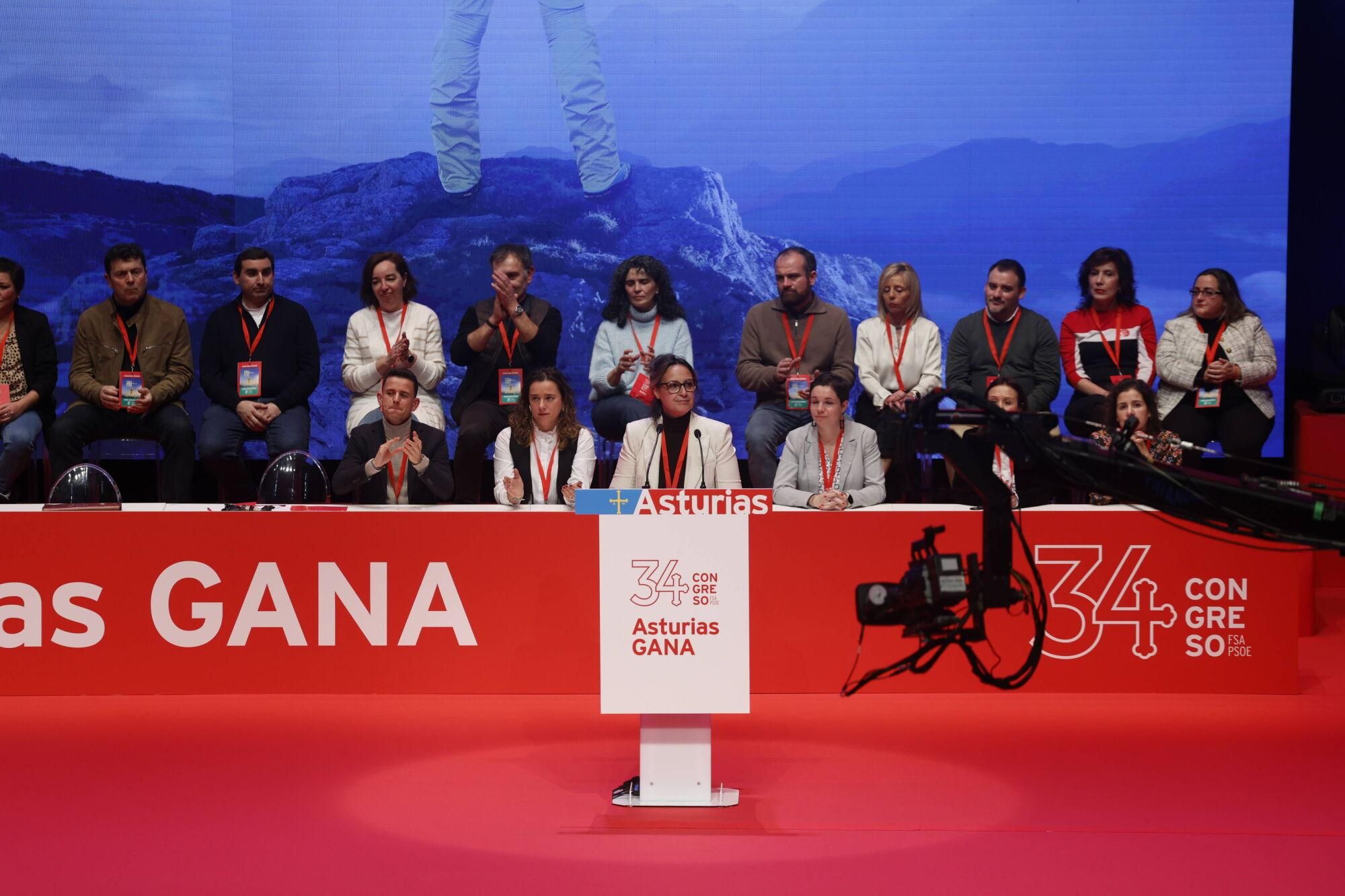 EN IMÁGENES: Pedro Sánchez y Adrián Barbón abren el congreso del PSOE asturiano
