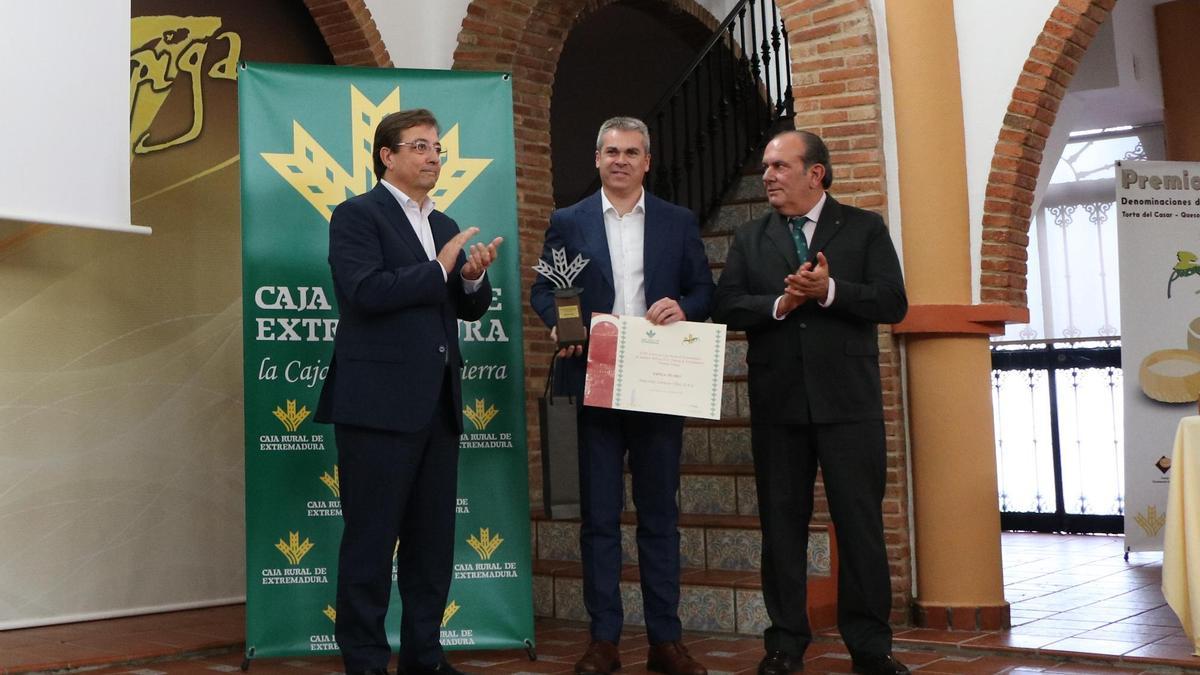 Entrega de la Espiga de Oro, que ha recaído en Industrias Cárnicas Villar.