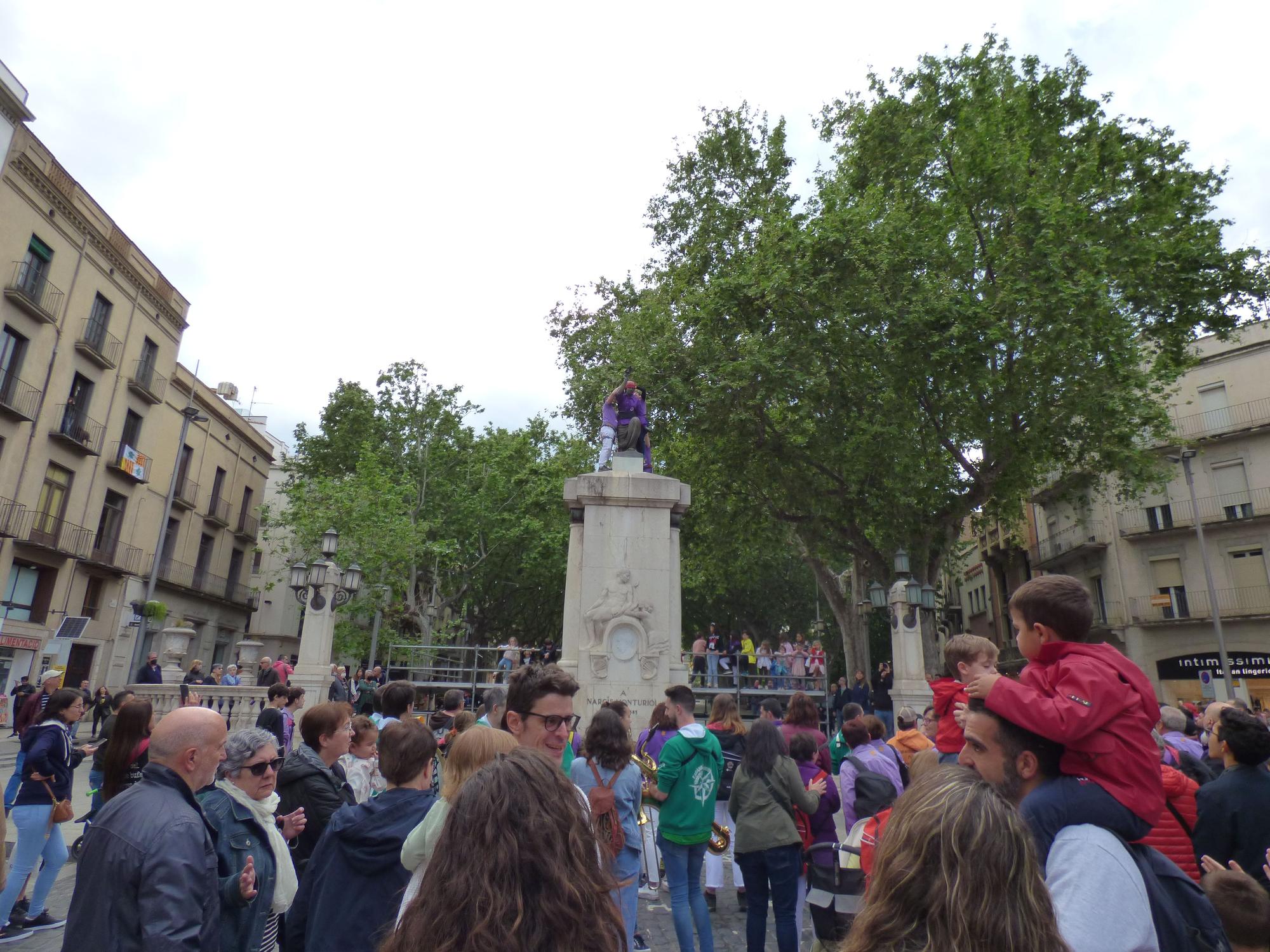 Els castellers de Figueres vesteixen la Monturiola