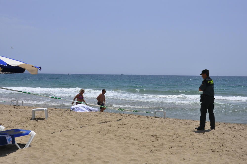 Fallece un hombre en la playa Centro de La Vila