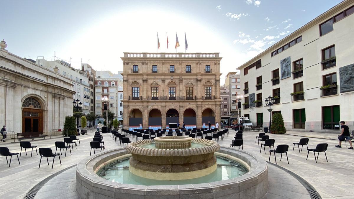 La plaza Mayor acoge el sorteo del Mundial de balonmano femenino.