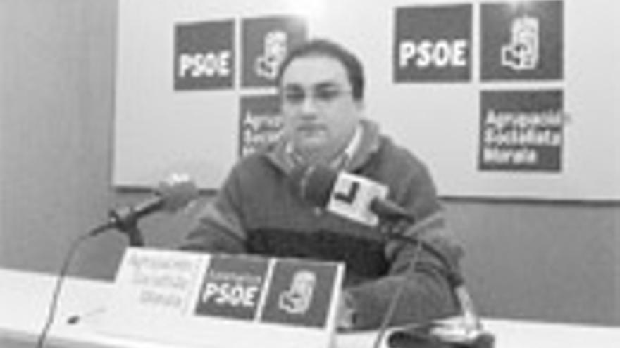 El PSOE denuncia el incumplimiento habitual del reglamento del ayuntamiento por el PP