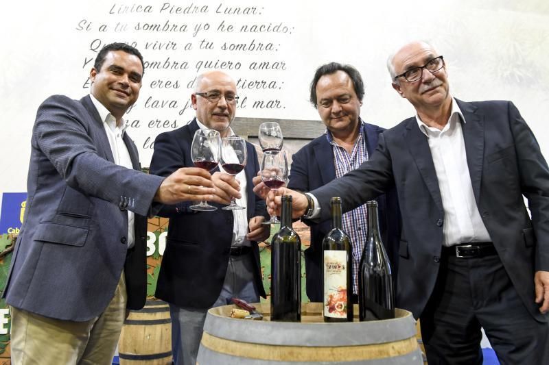 GRAN CANARIA  14-05-2018   LAS PALMAS DE GRAN CANARIA. Descorche de la primera botella de vino de esta temporada. FOTOS: JUAN CASTRO  | 14/05/2018 | Fotógrafo: Juan Carlos Castro