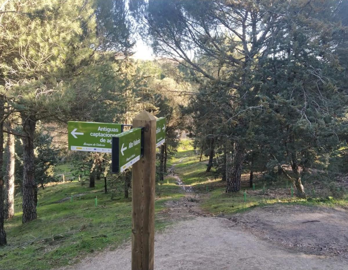 Uno de los carteles indicativos para ir a las antiguas captaciones de agua.