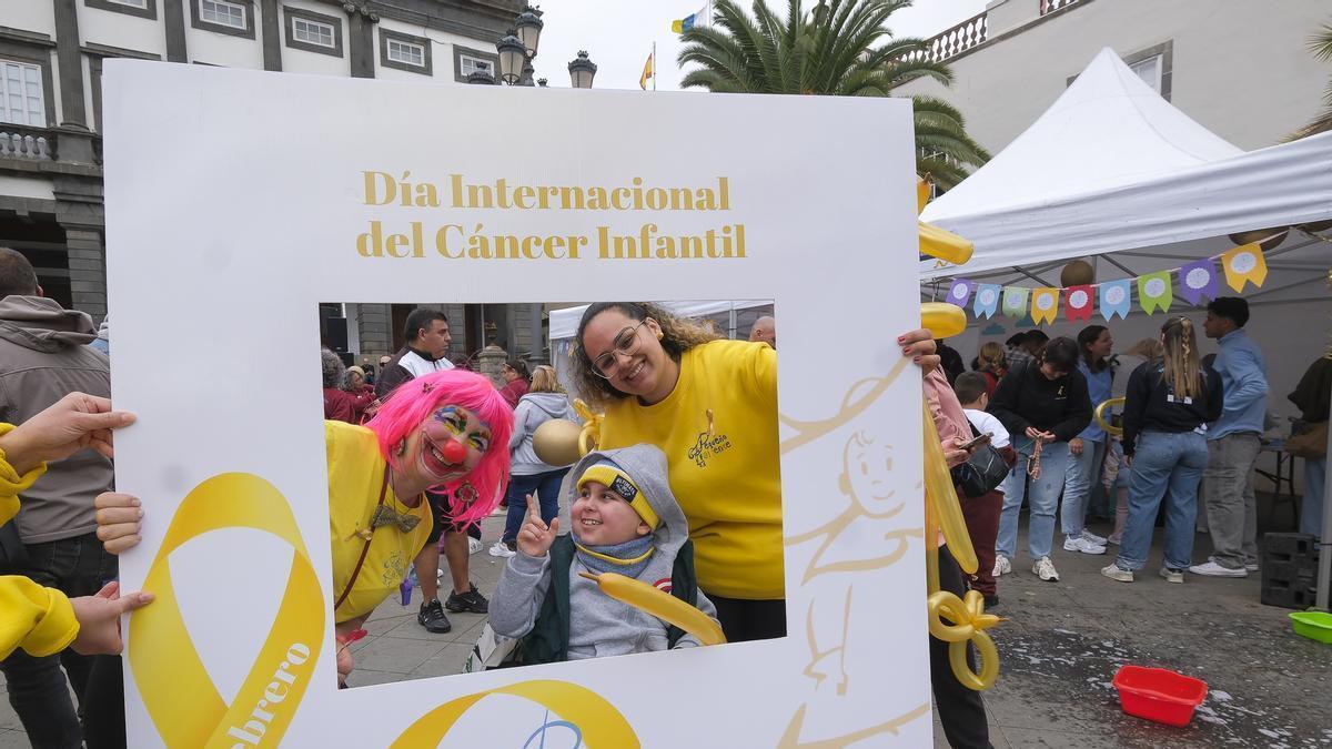 Acto de Pequeño Valiente por el Día Internacional del Cáncer Infantil, en la plaza Santa Ana