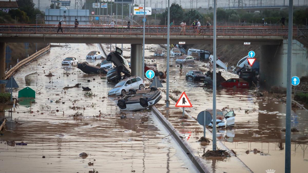 Carretera de acceso a Torrent inutilizada.