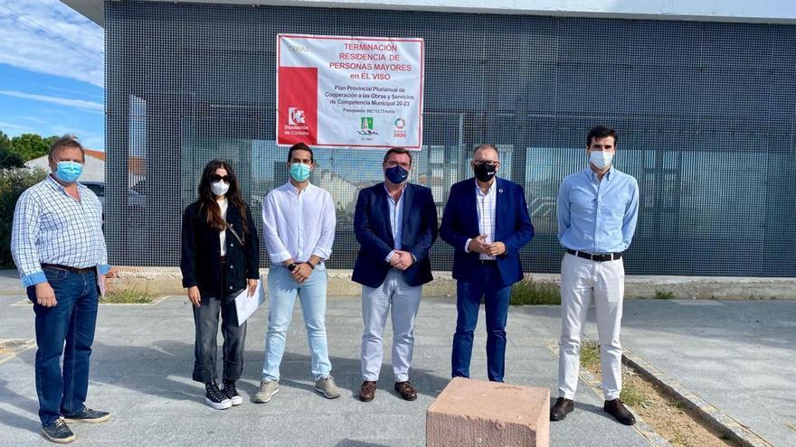 Las autoridades visitan las obras de la residencia de El Viso.