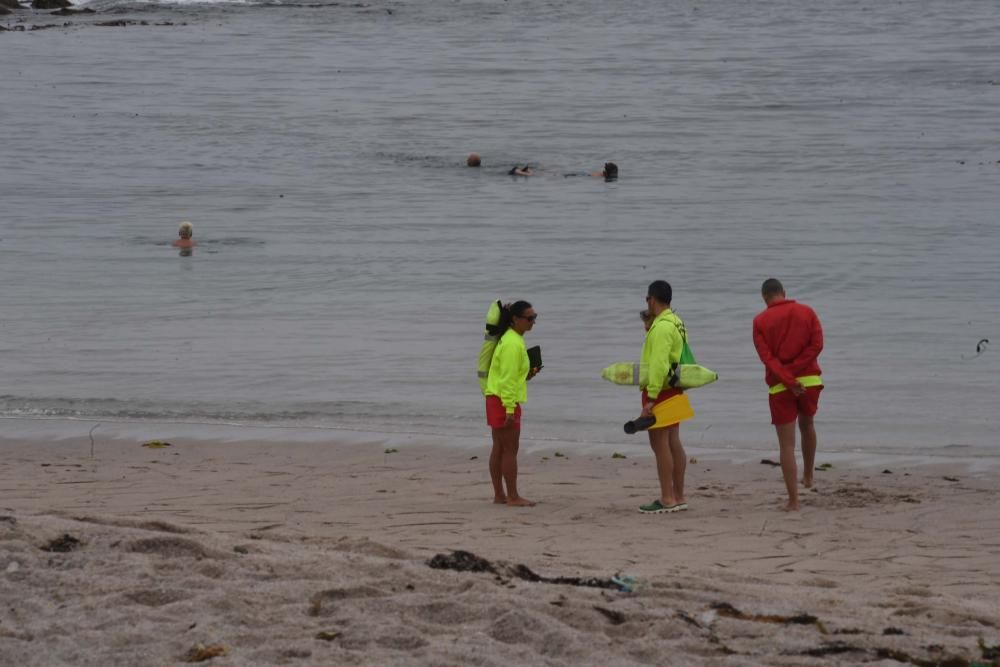 Las playas de A Coruña ya tienen socorristas