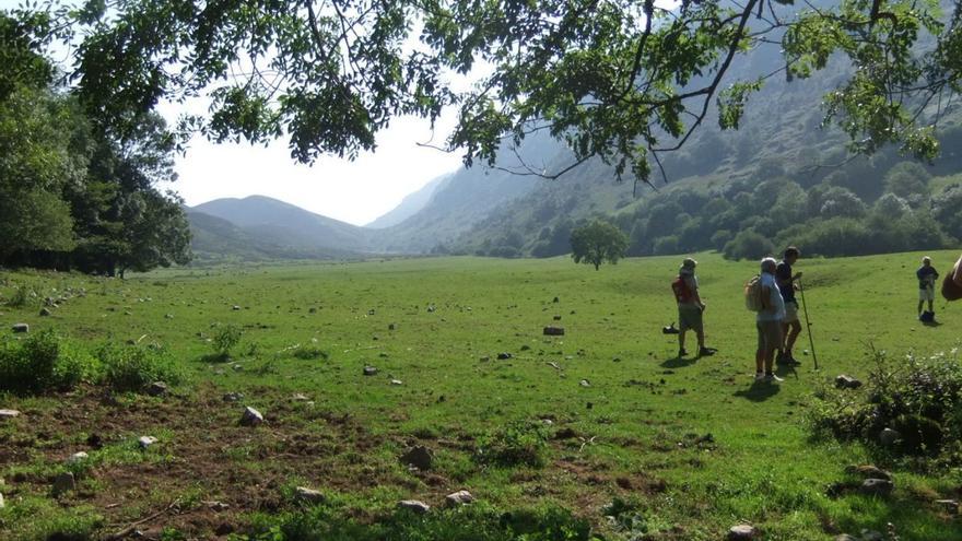 La Llosa de Viango, una llanura de dos kilómetros y medio situada en el valle del mismo nombre.