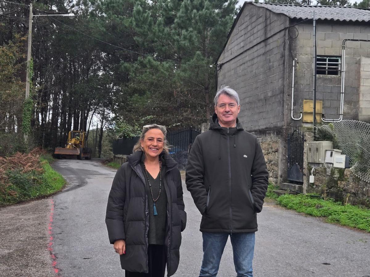 El alcalde y la concejala de Obras, Ángeles Domínguez.