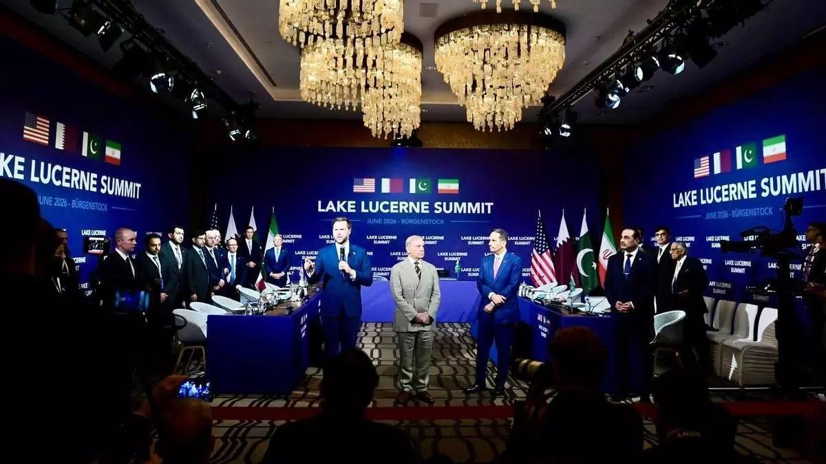 El primer ministre del Pakistan, Shehbaz Sharif; el vicepresident dels Estats Units, JD Vance, i el primer ministre de Qatar, Mohammed bin Abdulrahman bin Jassim Al Thani, a Lucerna