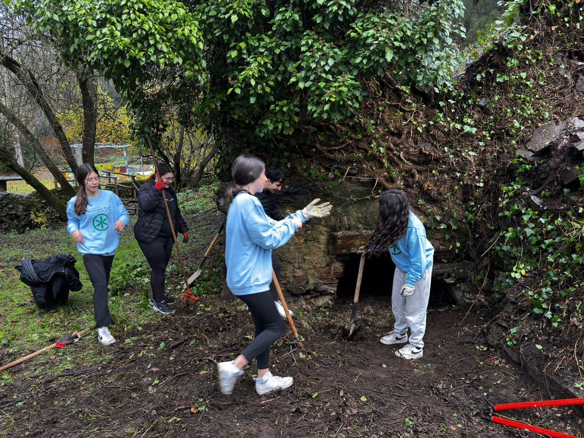 Chicas participan en la iniciativa.