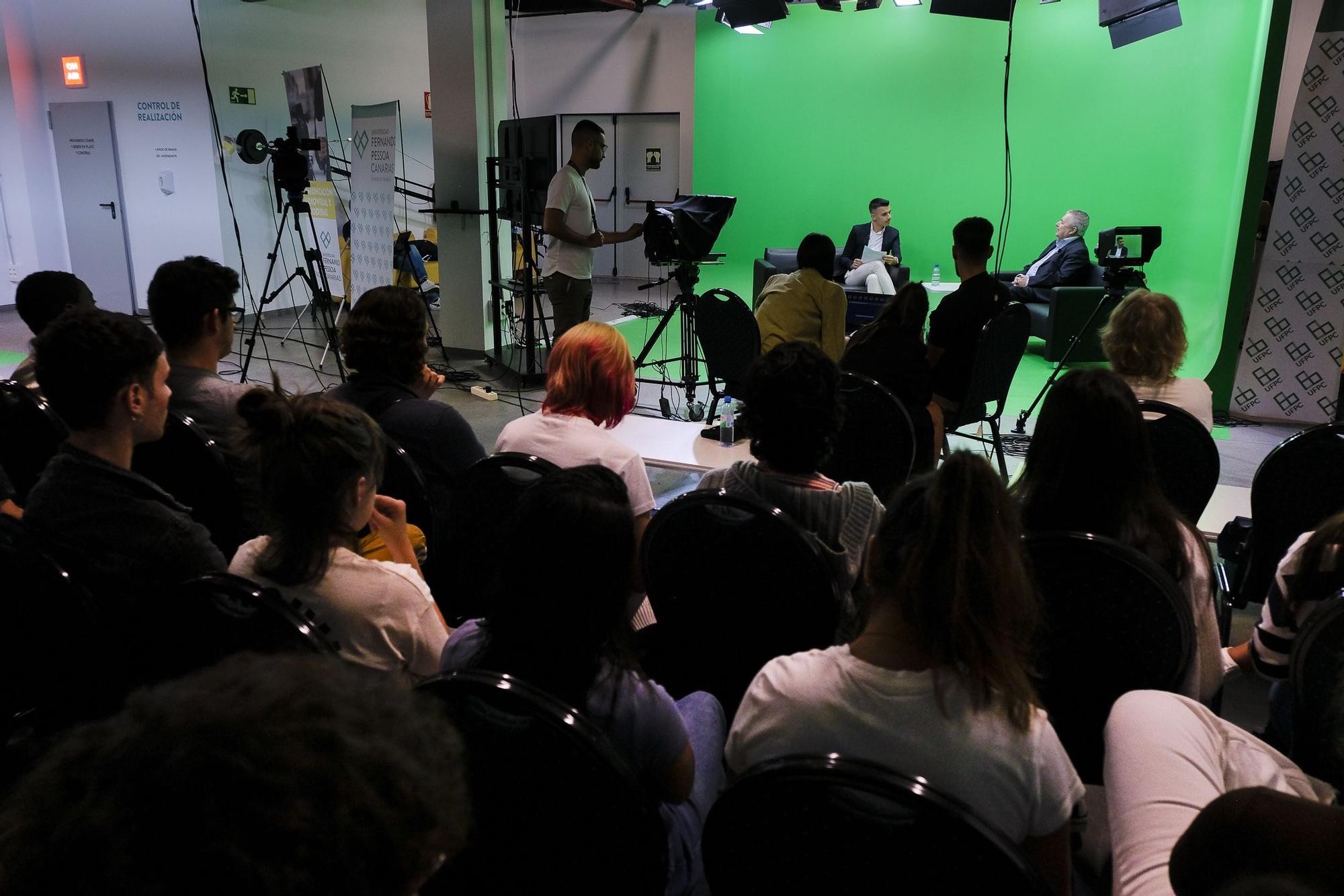 Estudiantes de Periodismo entrevistan a Lorenzo Olarte