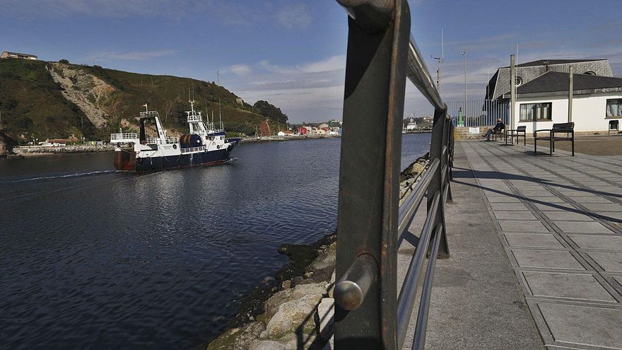 El Puerto activa el dragado al perder un metro de calado parte del canal de la ría